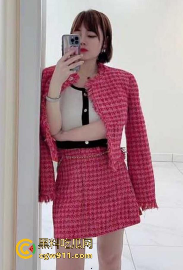 广州工商银行职员【蔡梦】利用身体上位，敬业金融女出卖身体勾搭老总，变身人肉榨精机混圈子！-3