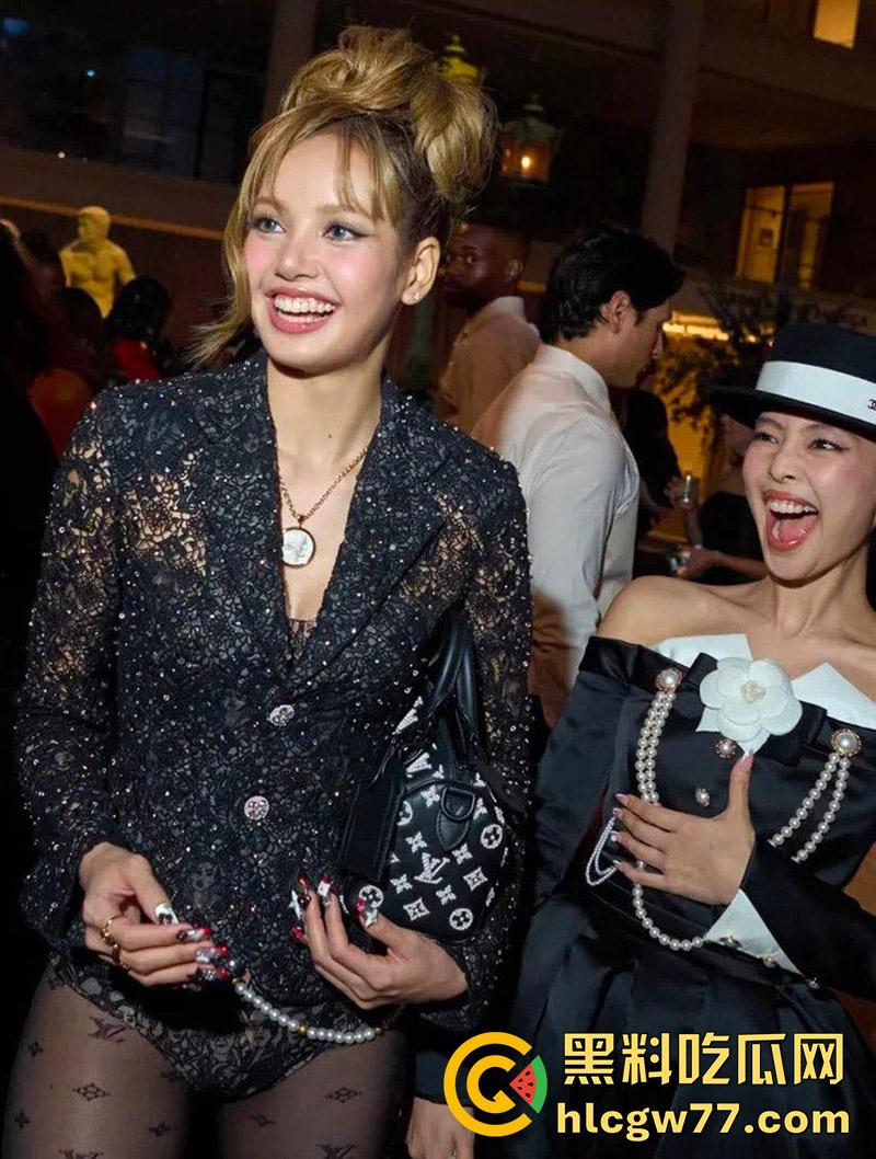 Lisa又来作妖了,穿LV定制蕾丝透视三角裤,赤裸肥臀征战MetGala红毯,真是越作越疯了!-5