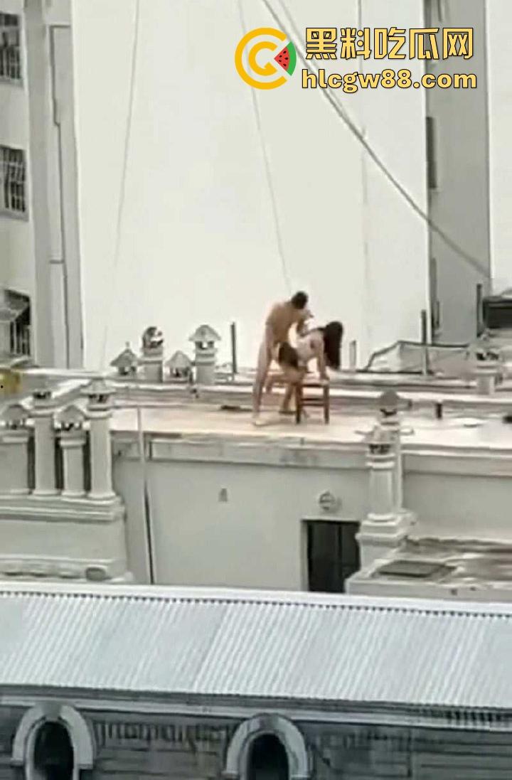 身边骚逼无处不在，盘点民间最狂野真实故事，露天操逼、护士医院打飞机、露天野战全是精品骚片！-2