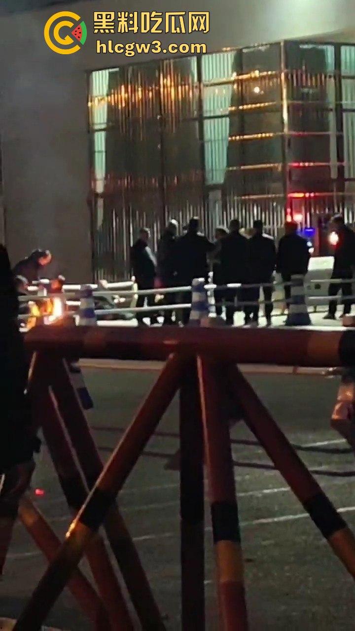 河北卓越中学六打一霸凌到死暴力命案曝光 受害者家属拖棺堵门 校方洗地堪比绝地求生！-7