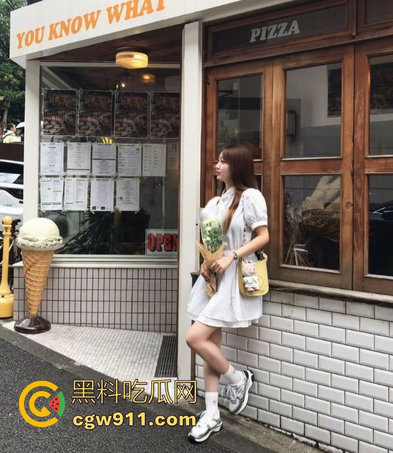 英国留学生【张慧敏】约炮视频曝光，黑丝美腿极品身材，按头口交无套后入猛操，反差魅力炸裂！-2