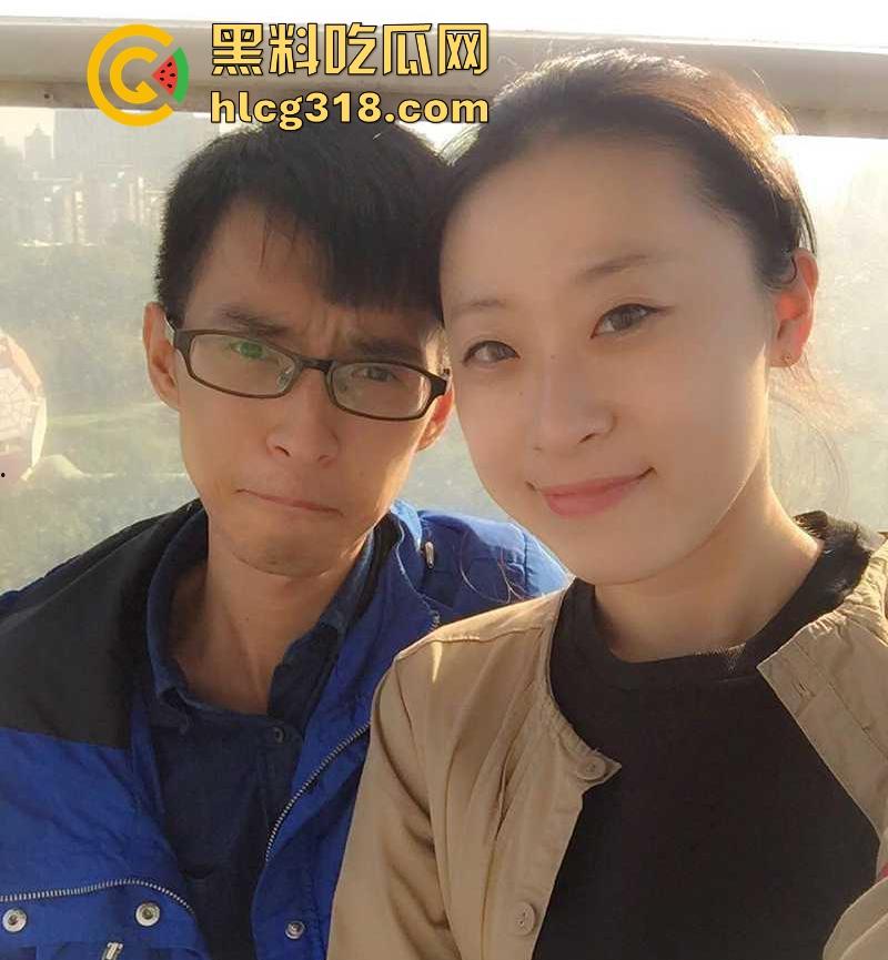 福建宁德师范学院【黄子文】还算漂亮的反差骚货 恋上四眼理工男，居家做爱不雅自拍曝光流出！-2