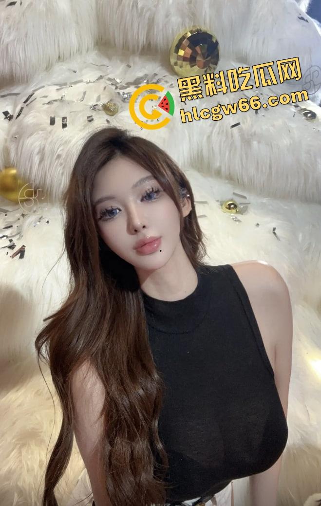 西安女DJ 『Tweety翠迪X』白天陪金主爸爸逛街、晚上爸爸开黑桃A、深夜还直播绝活倒立自慰!-4