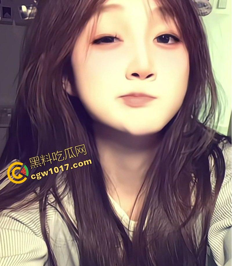 浙江大学极品高颜值学妹【刘颖】清纯可爱，醉酒后眼神迷离被同学带到酒店脱光衣服狂干，粉嫩骚逼被捅得汁水四溅！-4