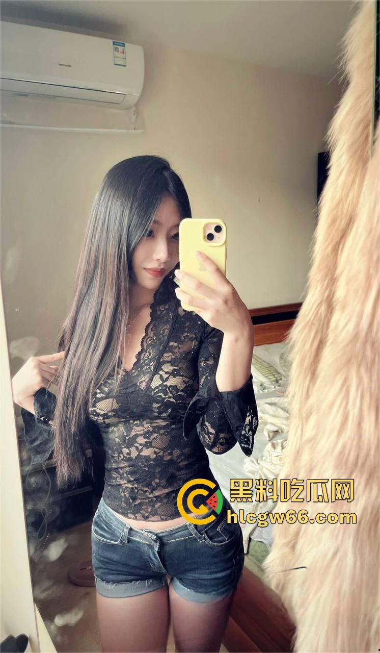 南开反差婊【金月敏】嫩乳肥臀淫汁喷一地，有男友还当劈腿母狗，大屌操翻下贱逼，主动张嘴舔精子！-1