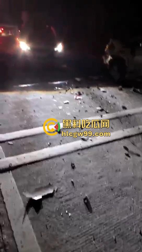 湛江雷州东里镇春节变丧场，士头路口惨烈车祸 ，家人还在吃席 ，这边已经送命了！-5
