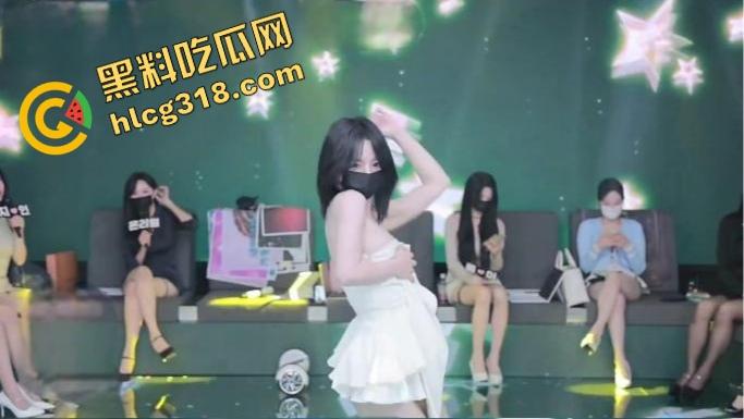 韩国妹子团播乳量爆表，一水儿的大奶圆碗，谁还看咱这边的擦边鬼打灯？深夜点进去刺激到睡不着觉！-10