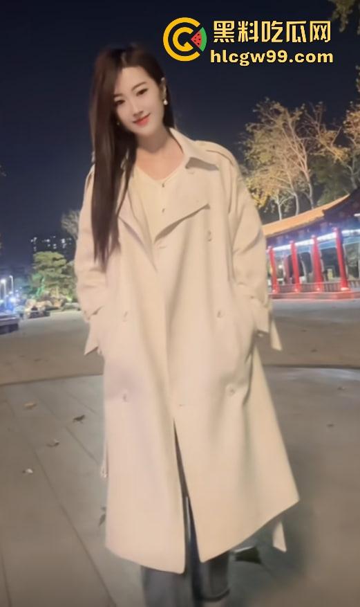 抖音主播『 小龙女』流量密码解锁，跳蛋一塞，骚逼水库瞬间泄洪，喷得满地湿哒哒，地表最强喷泉！-7