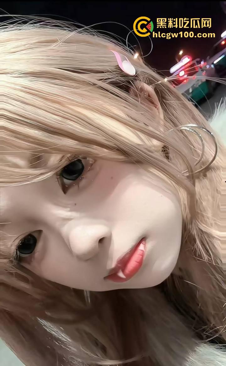 四川宜宾21岁清纯甜妹『 李东兰』深夜反差爆发，宿舍丝袜裹腿抖奶叫主人，还粉粉嫩嫩掰逼拍给你看骚B！-21