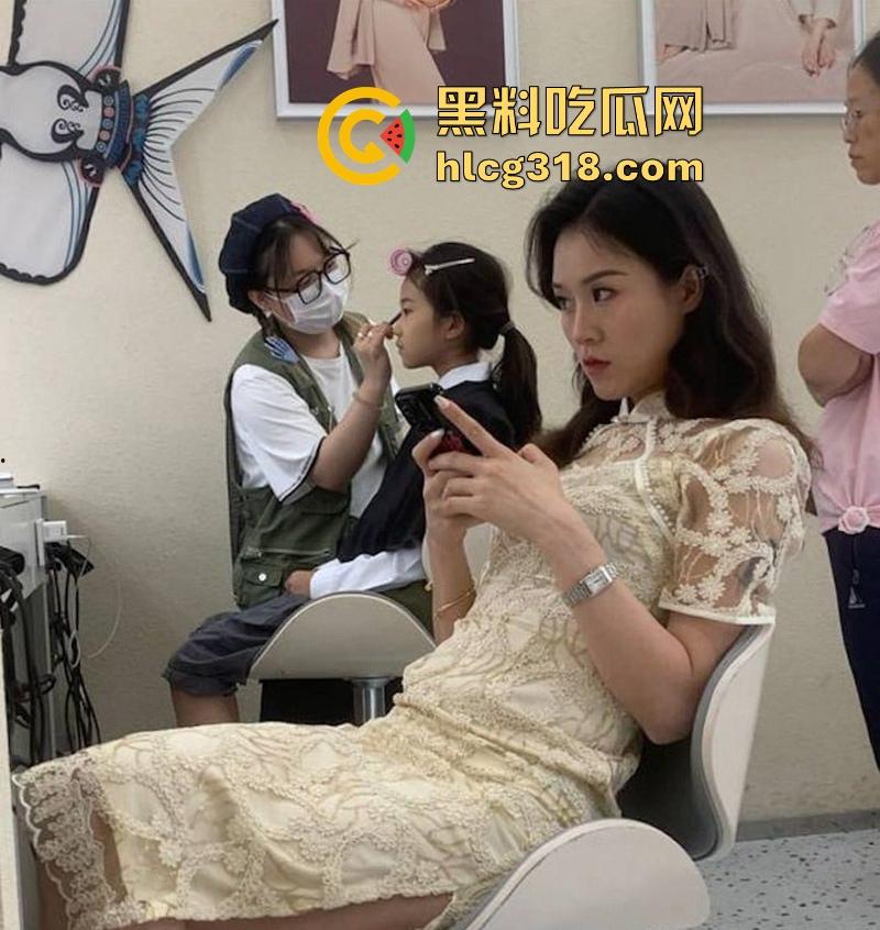 成都风骚少妇【魏思瑶】露脸性爱曝光！极致反差性感尤物，黑丝美腿榨干你的精液！-2