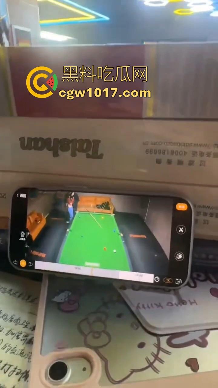 不是哥们你打台球就打台球嘛，好端端的怎么就骑上了，极品台球媛就这样给你拿下了？我很急这台球厅叫什么-3