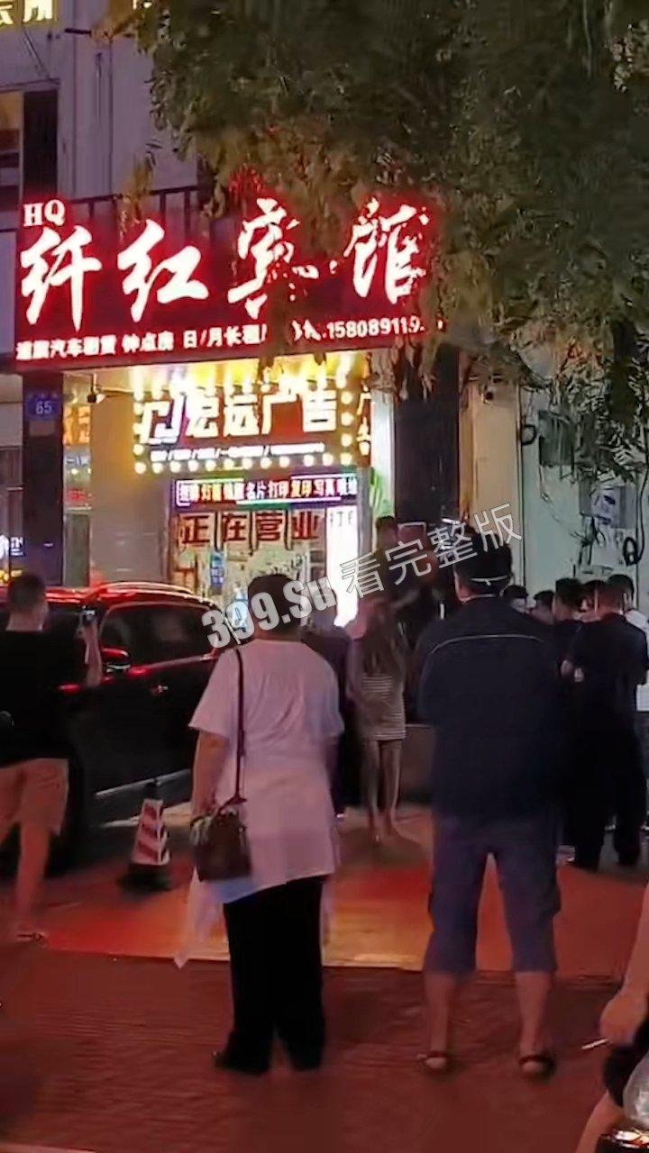 扫黄合集  常在河边走哪有不湿鞋  祝所有看到此视频的瓜友们都能在探险中平安归来！-5