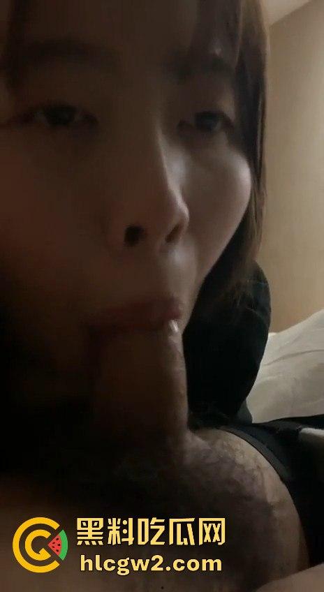 约炮南宁师院极品【江晓莹】 颜值高身材好,口活顶得堪比飞机杯,吃鸡技术爽翻天!独家真实爆料!-5