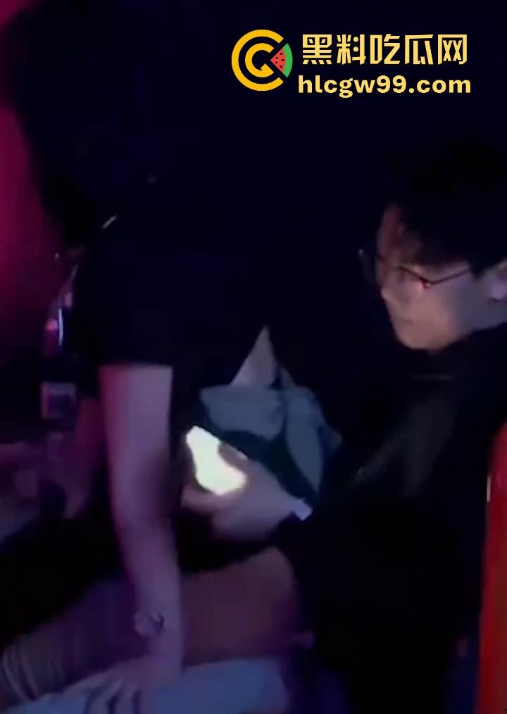 盘锦布车酒吧do爱瓜辽油三高【王庸昊】酒吧做爱 监控下两人无惧羞涩 不雅视频全网疯传！-9