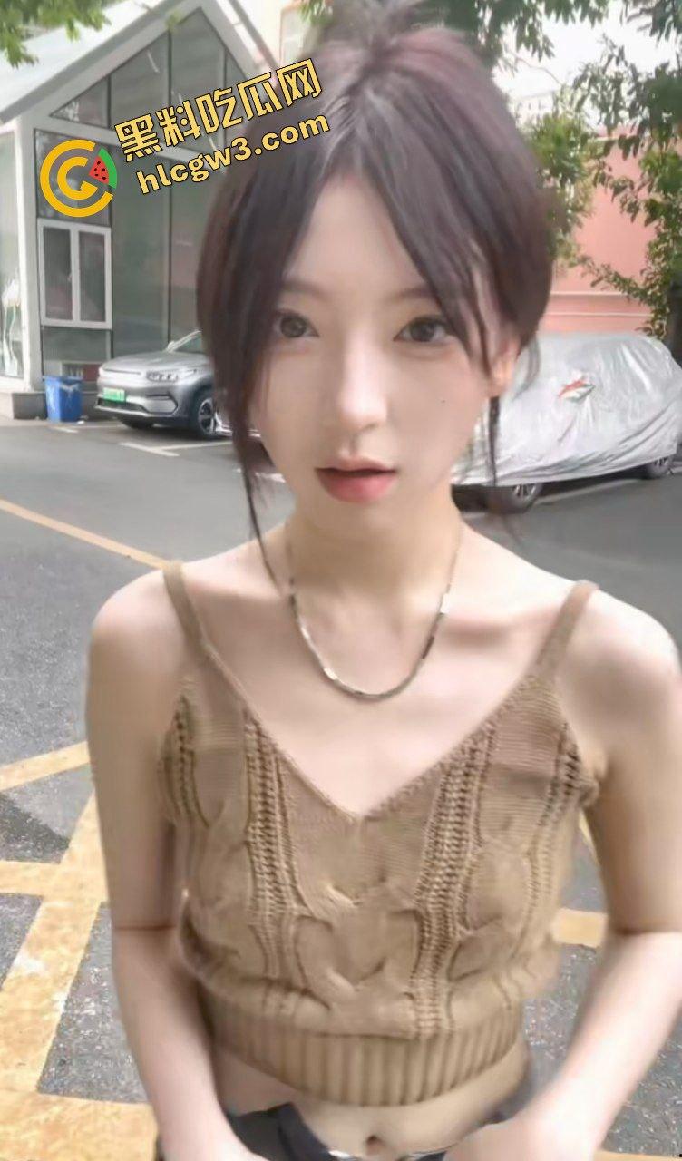 广州南站小巷子母狗骚鸡妹『唐妙怡』做鸡被大哥看上包养 情趣黑丝站起来蹬！独家流出！-1