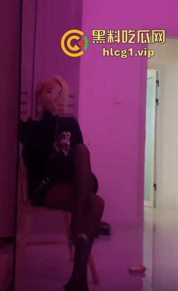 抖音女Rapper『尔晴没吃饱』花臂纹身女神的双面人生！前男友啪啪视频流出，反差婊形象大曝光！-11