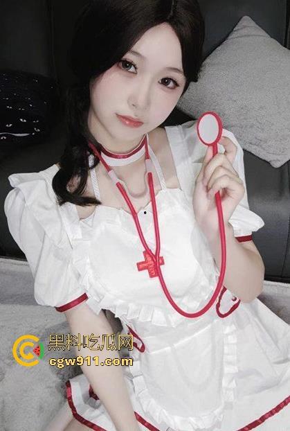 排卵期表姐饥渴难耐，情趣丝袜诱惑诱惑勾引表弟，无套插入表情销魂，饱满肉穴被彻底征服！-1