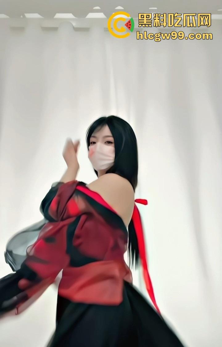 四川传媒大学小仙女【杨晓琳】化身青楼女子露点古风骚舞勾引大哥，舞蹈生再就业真他妈会玩！-3