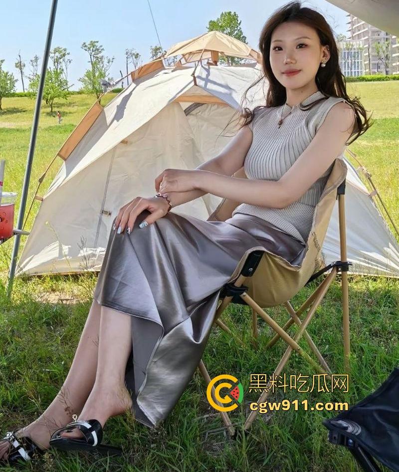 武汉师范大学【刘婷婷】与男友性爱视频流出，清纯学妹化身全自动榨精机，骑乘榨精露脸口爆，反差骚劲十足！-2