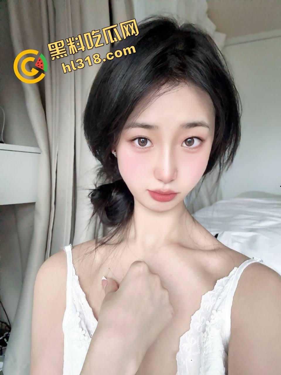 夜深人静窗前爆操不拉窗帘，灯火通明全楼观影，隔壁妹子都看傻了，就喜欢你们这种不避嫌的刺激感！-4