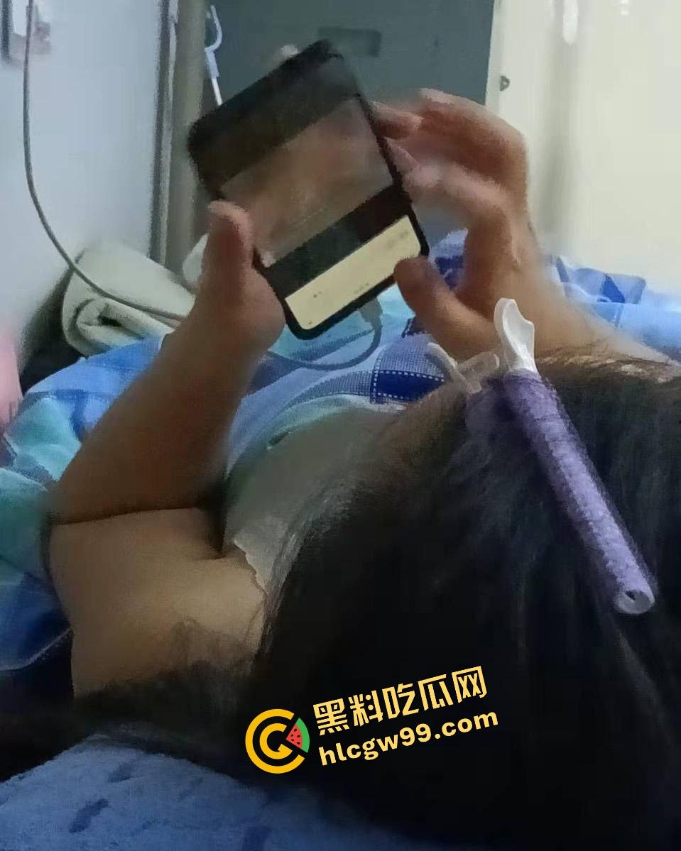 谈个骚母狗是种什么体验？潍坊工商职业反差骚货，袁芊宿舍内自拍骚逼还要P图供男友观赏！-7