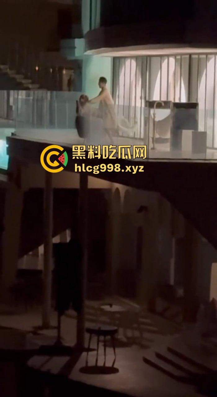 露天阳台大战直播翻车！富豪哥撸了半天没搞定，最后女方靠嘴收场，小姐姐全程无语拍摄！-6