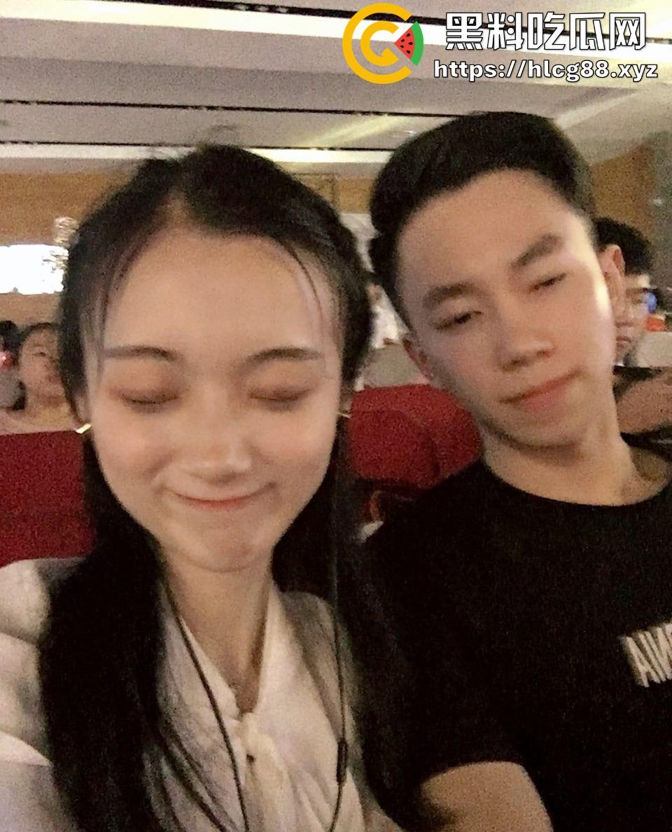 长沙开福区清纯少女【周薇苗】分手多年还忘不了她那Q弹大肉臀和馒头逼,骚货魅力真他妈大!-3