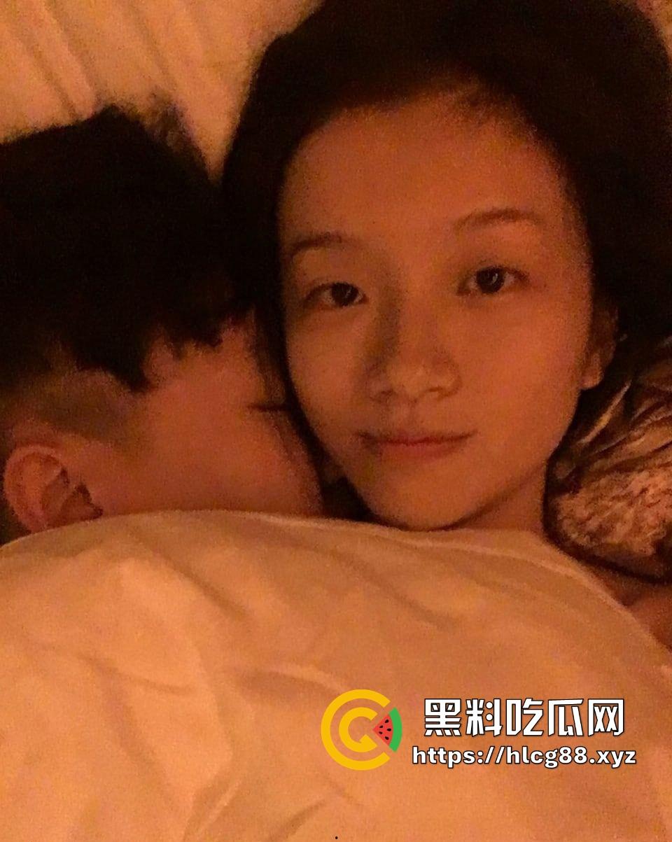 长沙开福区清纯少女【周薇苗】分手多年还忘不了她那Q弹大肉臀和馒头逼,骚货魅力真他妈大!-11