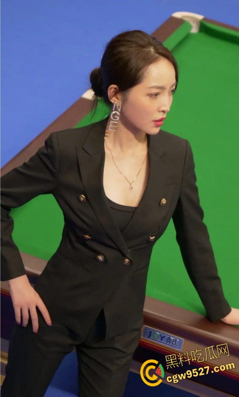 台球金牌裁判【王钟瑶】，与姐夫床上偷情，惨遭丈夫结婚当天播放，外表高冷玉女，床上母狗一只 !-4