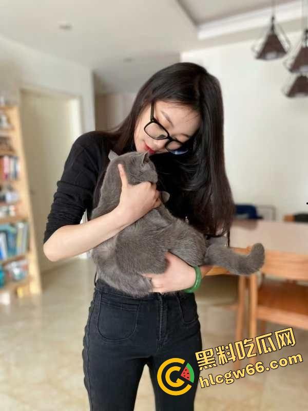 体育生约操肥臀白虎福利姬【V10turbo】蜜桃骚穴狂喷淫水，巨屌怼进逼缝射满膛，操到床单发烫！-4