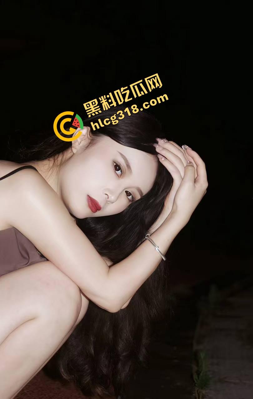 奶子走光都不遮？这这个就叫做专业！山西工商拉丁妹跳舞跳到走光，左边奶子完全露出还在跳！-4