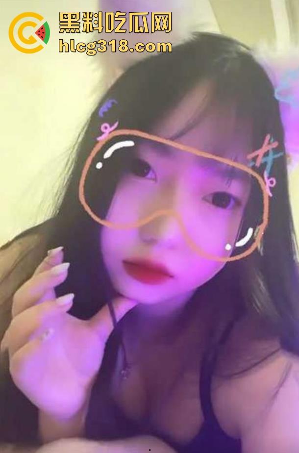 湖南长沙微胖巨乳【林嘉欣】与男友自拍性爱视频流出，极品馒头逼被大屌暴虐，淫水泛滥！-3