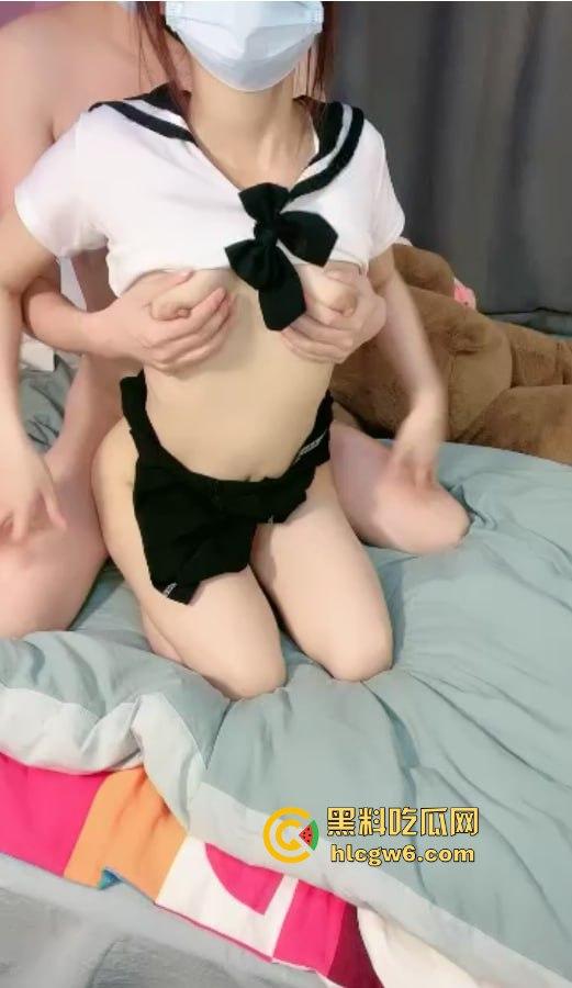 03年卡哇伊嫩逼【郭梦琪】玩水手服69姿势舔到腿软视频流出，扶腰后入猛操撞得奶子飞，娇喘嗲叫操到你心慌！-4