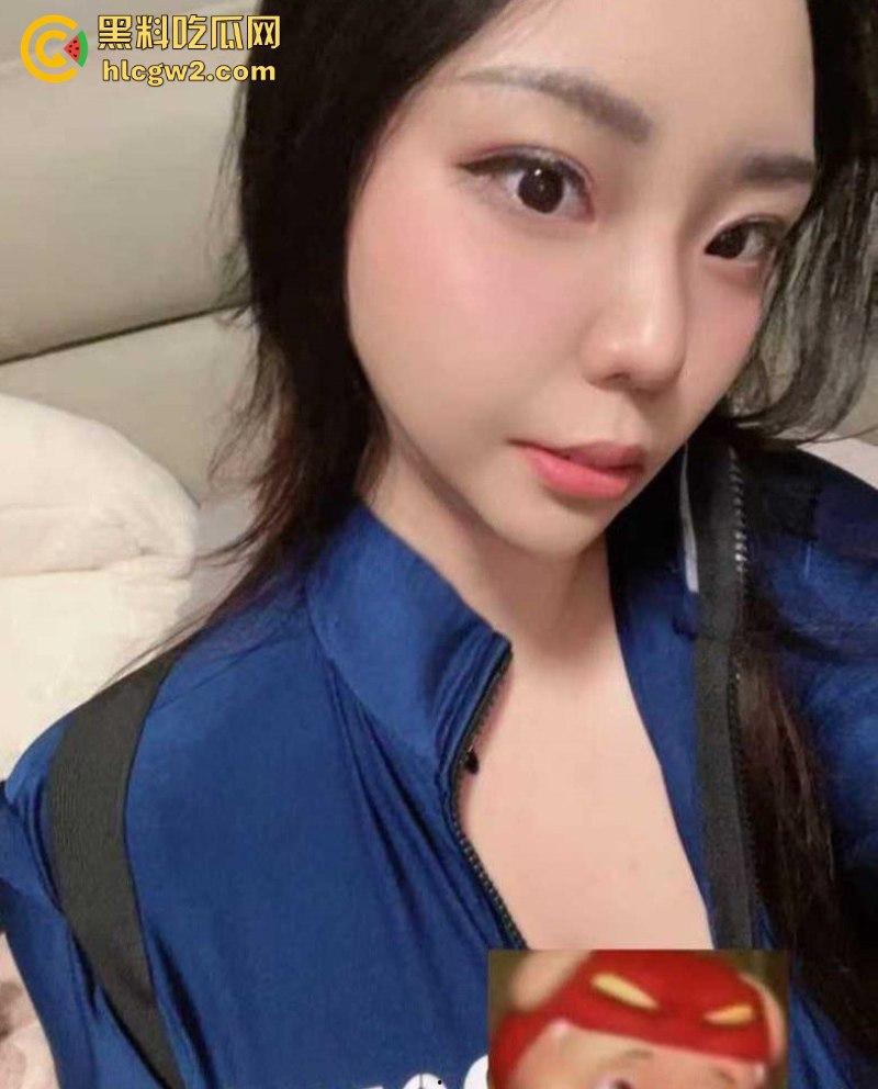 独家曝光！北京三里屯太古里 高颜值健身美女【李卓莹】大尺度自拍福利视频流出 圆润美乳一线天小穴令人血脉喷张-5