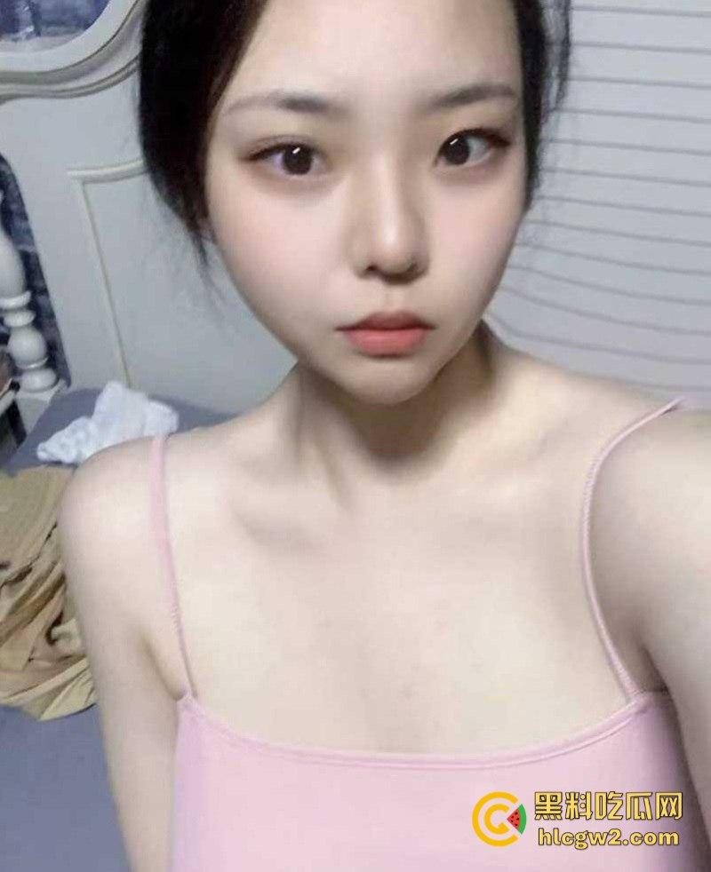 独家曝光！北京三里屯太古里 高颜值健身美女【李卓莹】大尺度自拍福利视频流出 圆润美乳一线天小穴令人血脉喷张-8