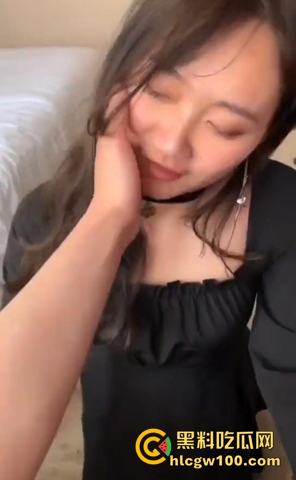 沈阳31岁出轨母狗【黎婉清】生娃后老公常年不在家,小母狗靠网络找乐子,跪着口活一绝,浪到要把骚逼插烂!-1