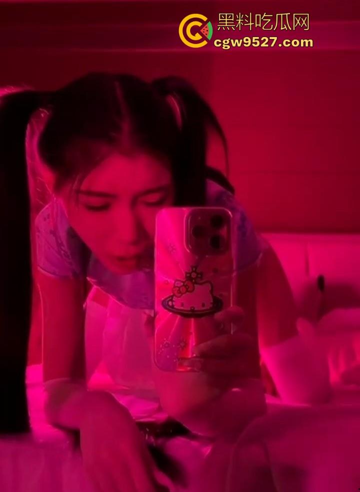 抖音约炮极品美女【美少女】高价约出过夜，口交娴熟主动骑乘，爆操深入视频曝光，彻底撕下清纯面具！-7