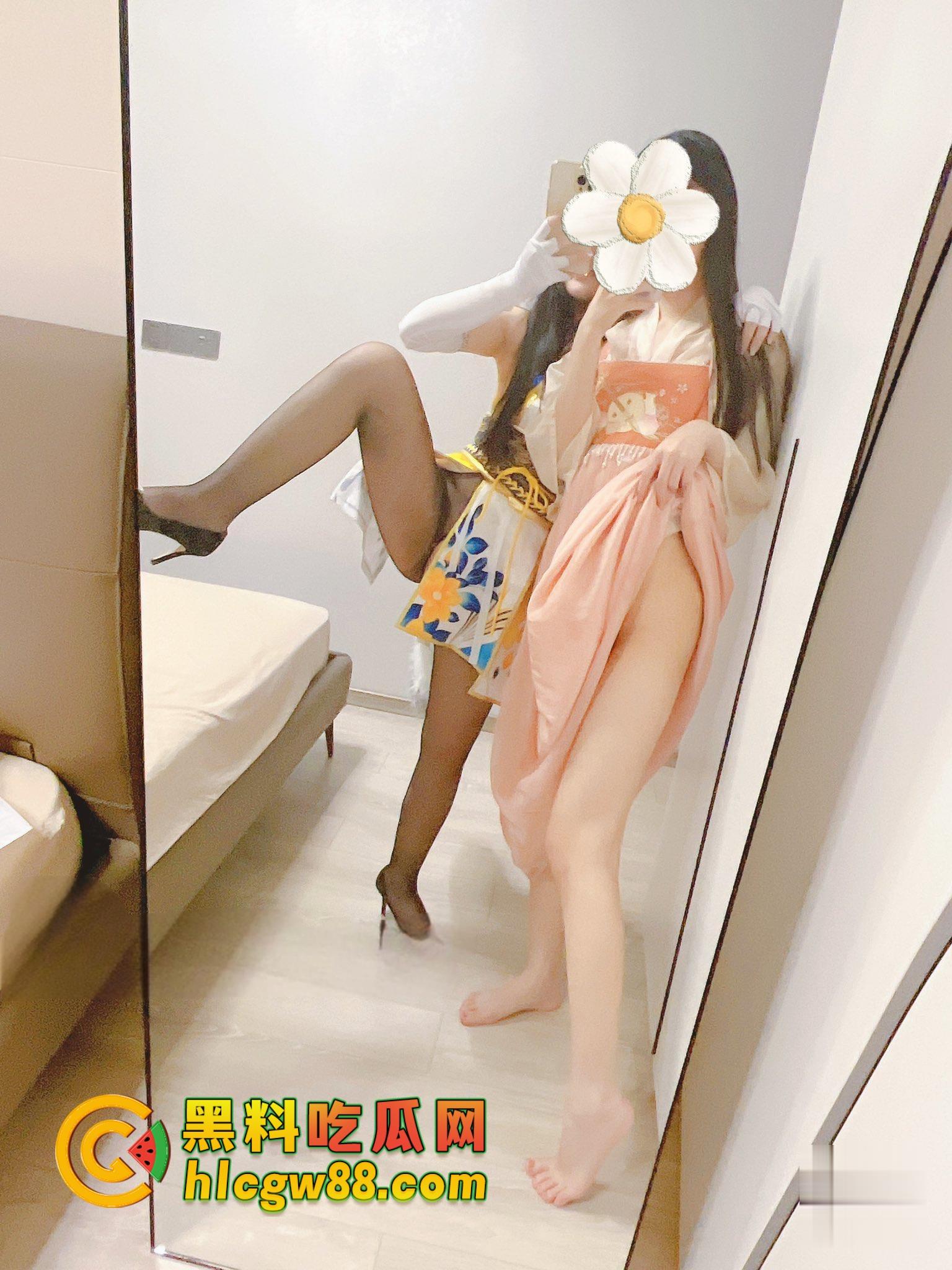 北京白虎小萝莉白花花嫩躯，双乳挺翘白虎粉逼抖M属性拉满，被金主骑着狂操不够，还拉闺蜜一起伺候！-6