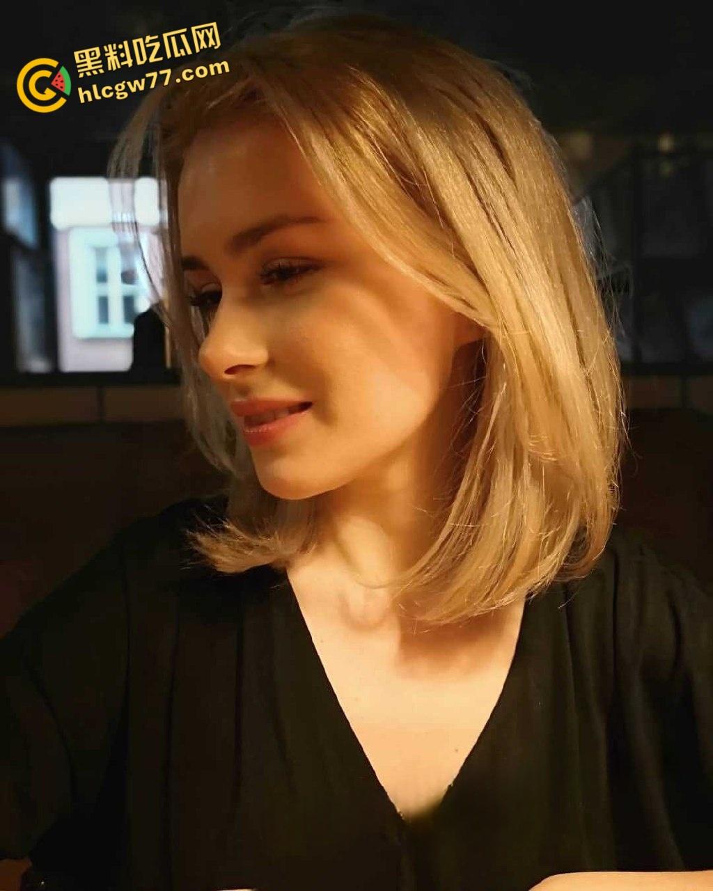 俄罗斯女神【迈克尔·莫罗内】大胆全裸露点床戏，那些为艺术献身的女明星！-1