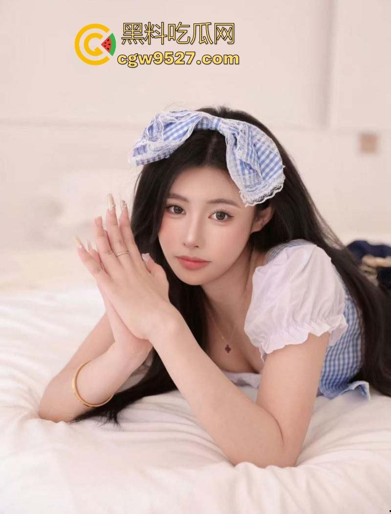 真实姐弟乱伦历程，强行暴操睡午觉的姐姐，无套猛操高潮迭起，曼妙呻吟不绝于耳！-2