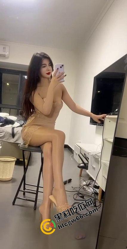 抖音骚逼【依依雅】装纯圈钱，说好2000上门见面喊7000，操都操了还玩临时加价，真当大哥是怨种？-8