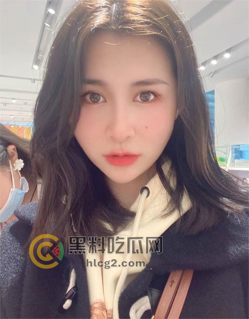 瓜友投稿：极品人妻「李晓玲」长年出差丈夫不在家，淫荡炮友分享让人咋舌-15