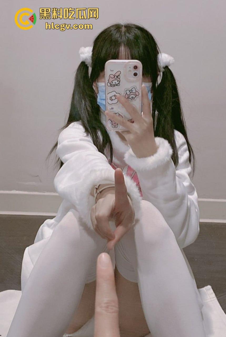 青岛白白嫩嫩的萝莉【夏菜菜】身材大曝光！萝莉控的顶级福利，粉嫩可爱又惹火！-1