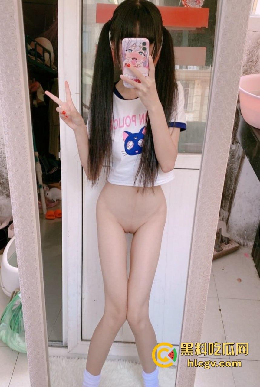 青岛白白嫩嫩的萝莉【夏菜菜】身材大曝光！萝莉控的顶级福利，粉嫩可爱又惹火！-4