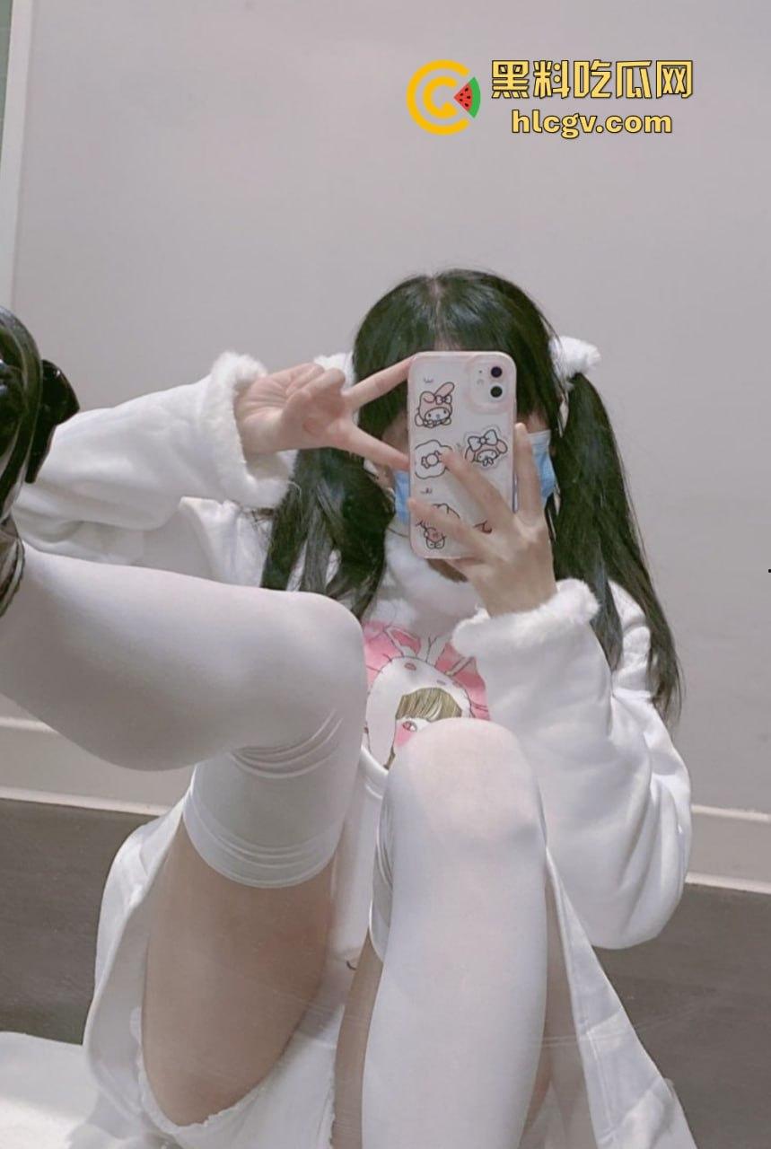 青岛白白嫩嫩的萝莉【夏菜菜】身材大曝光！萝莉控的顶级福利，粉嫩可爱又惹火！-6