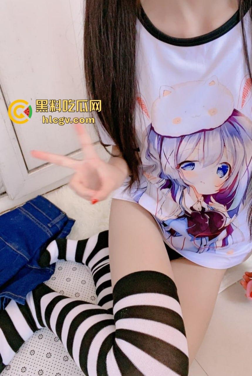 青岛白白嫩嫩的萝莉【夏菜菜】身材大曝光！萝莉控的顶级福利，粉嫩可爱又惹火！-9