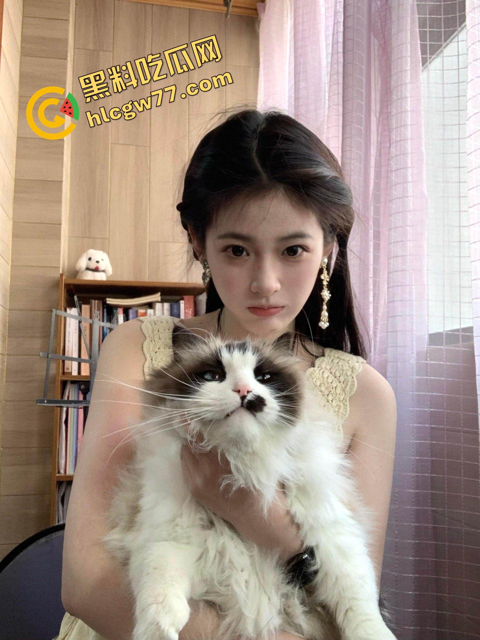 杭州『李雪莹』完成主人的任务,穿JK真空夹跳蛋,大街上五档起步,走到一半直接失禁边走边尿!-1