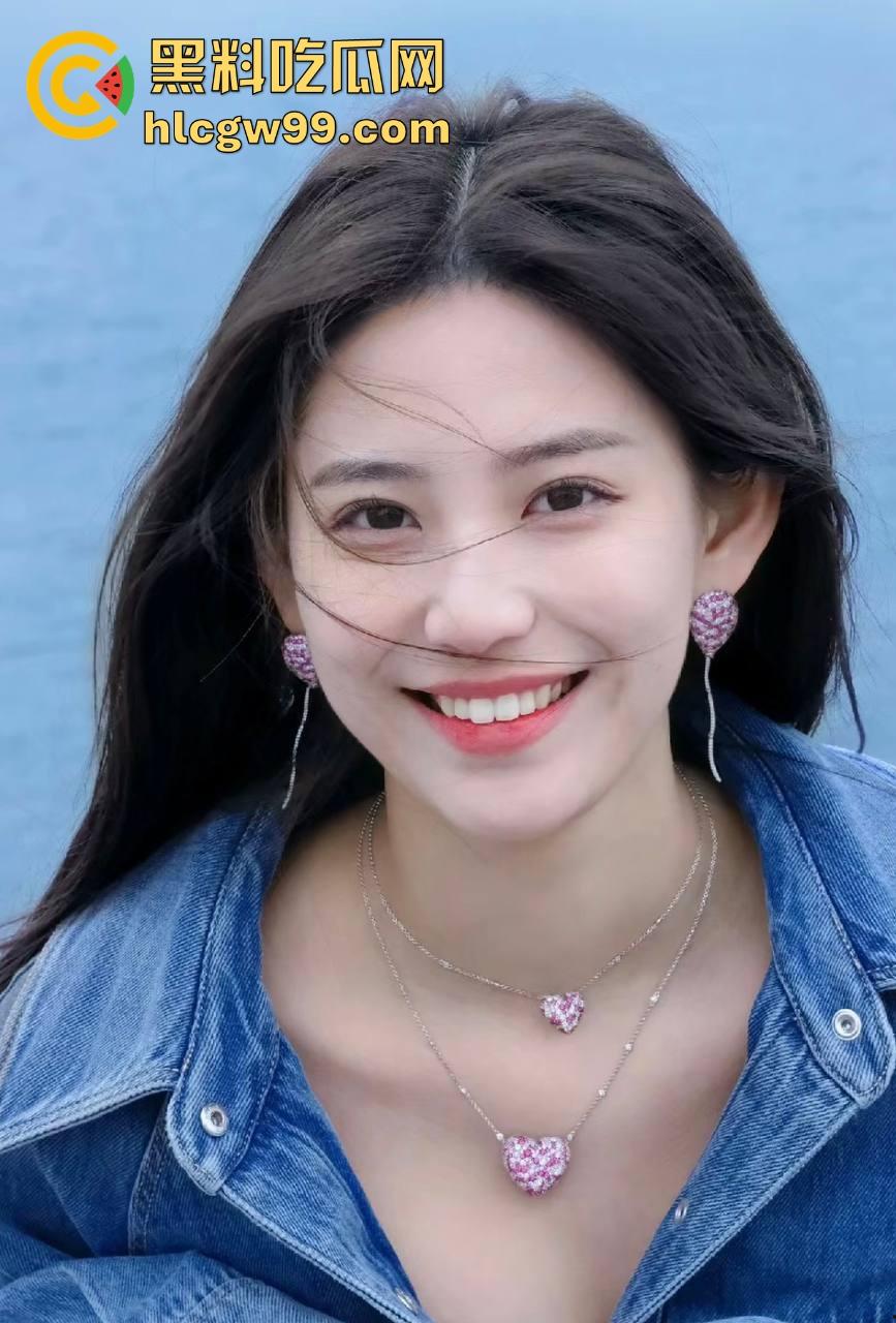 西安教师『孙雪梅 』寒假开放预订？SM视频泄露，奶子不大不小刚好、身材正点媲美模特果然教学有一手！-1