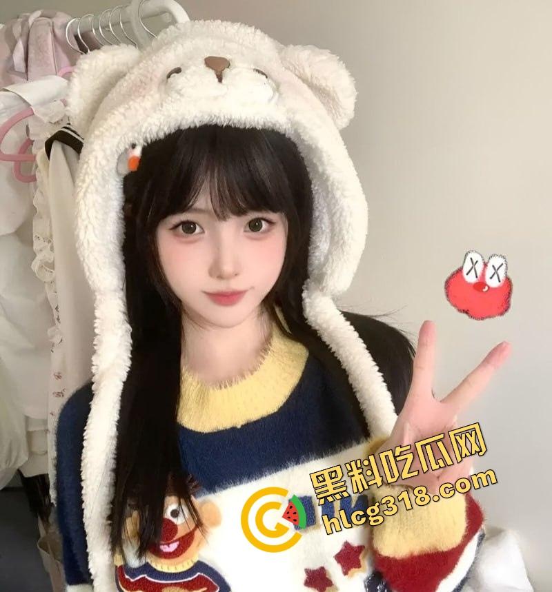 重庆极品外围女『张冉冉』颜值高得像天仙，身材辣到犯规，全国飞来飞去接客，一晚两三单照样嗨翻天！-3