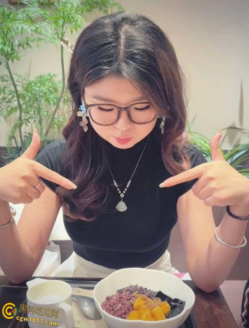 河北地质大学清纯校花【李依凡】，与男友出租房做爱自拍，毒龙口交激情调情，各种姿势爆操爽翻天！-4